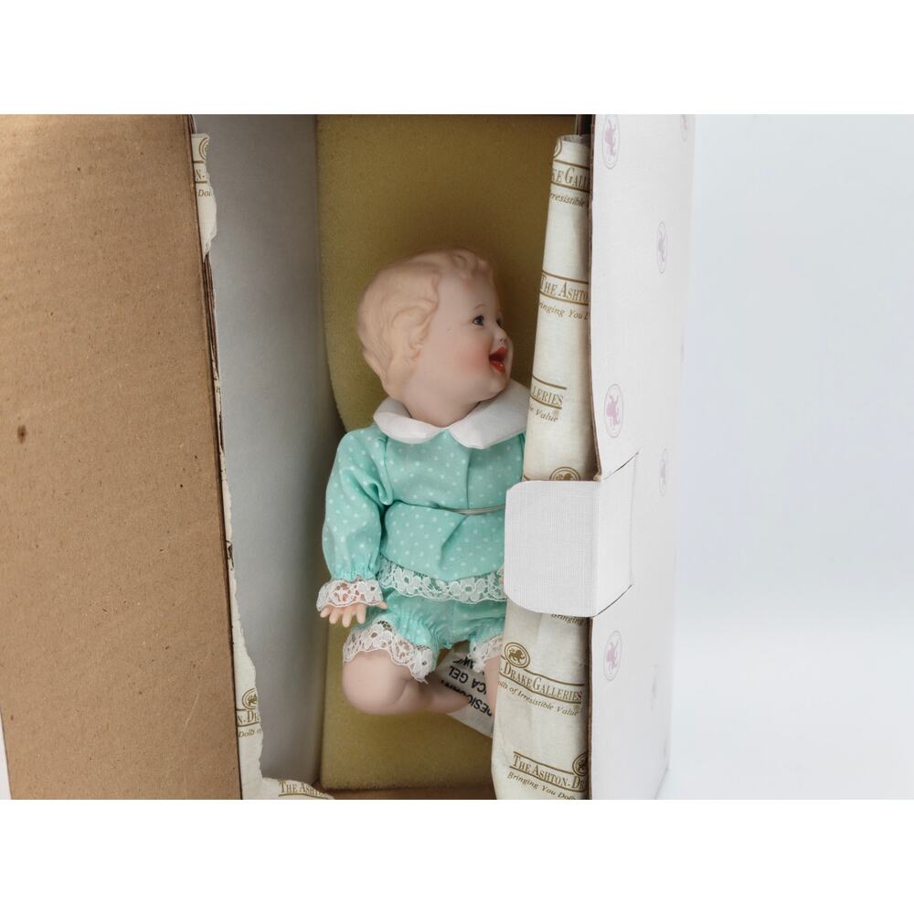 Matthew Model 92034 Ashton Drake Galleries Yolanda Bello Porcelain Doll 1989